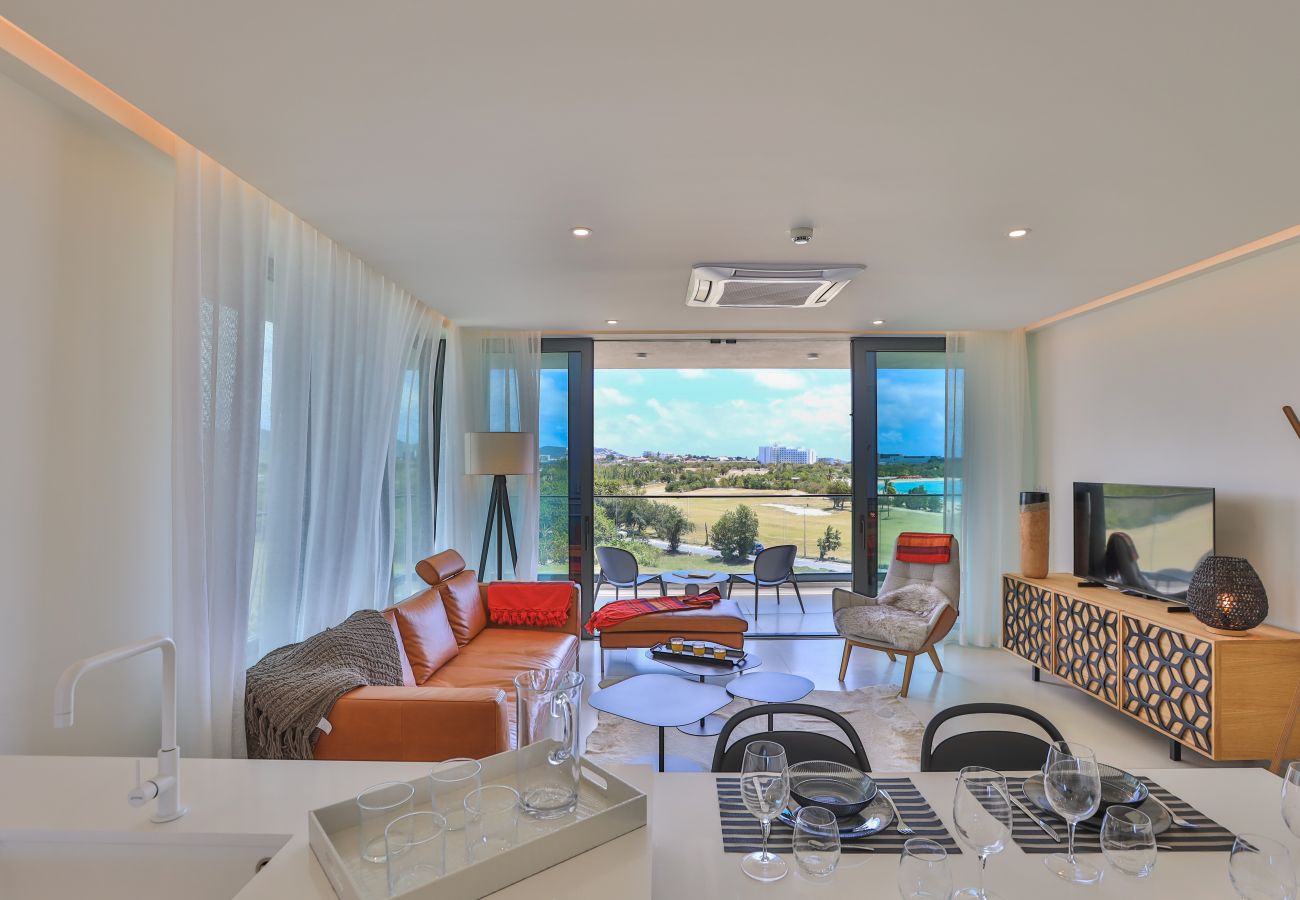 A view of the spacious living room