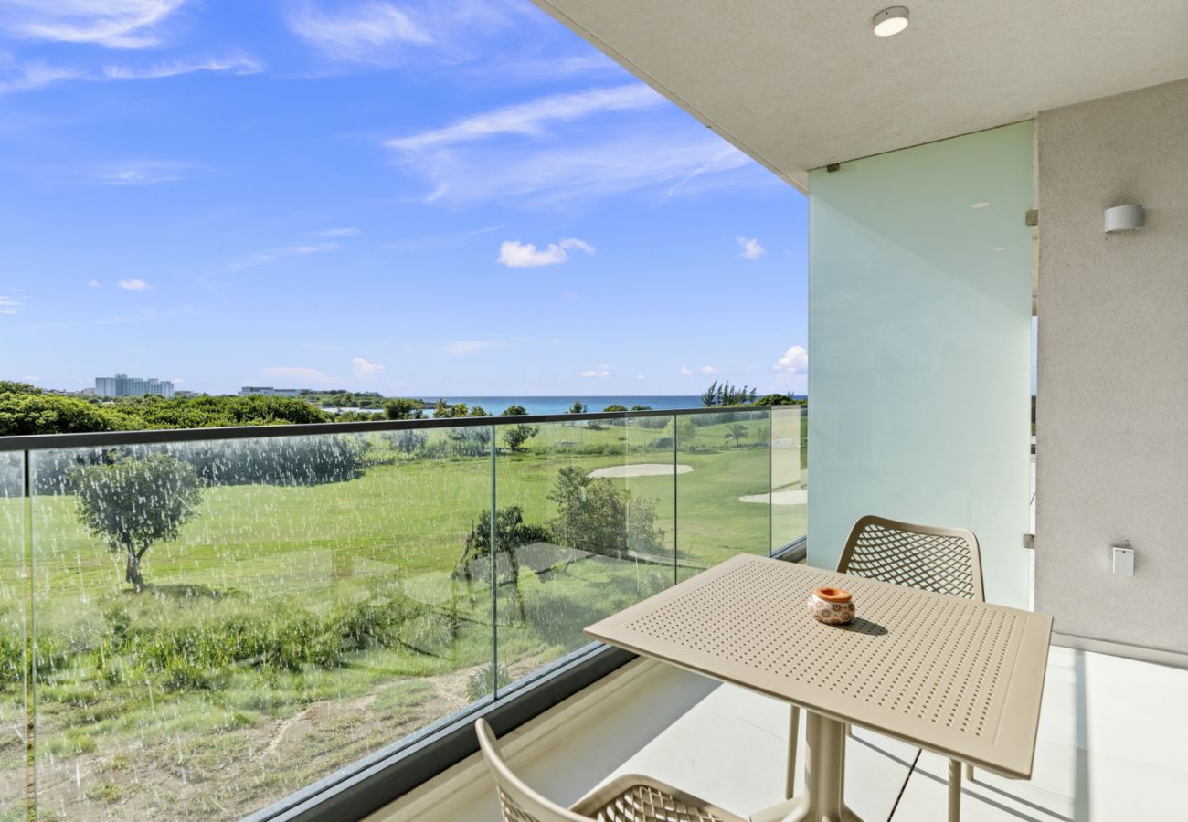 Apartment in Cupecoy - B-203 Stunning ocean view studio