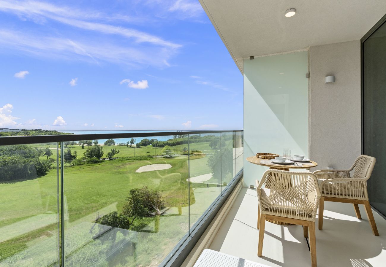 Apartment in Cupecoy - B-403 Spacious stunning studio oceanview