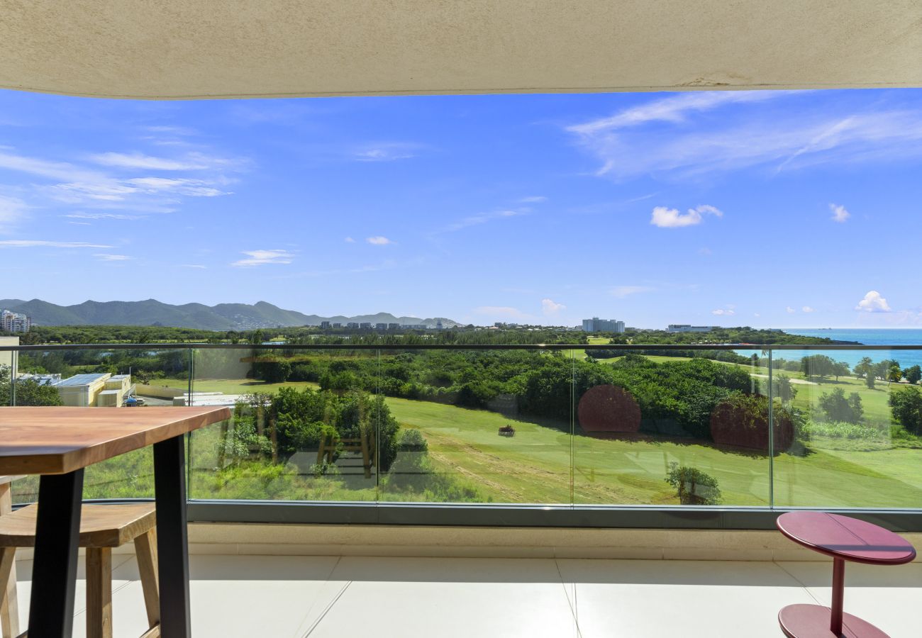 Apartment in Cupecoy - B-504 Stunning bedroom golf view